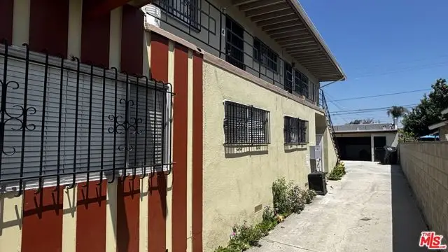 309 W Buckthorn Street, Inglewood, CA 90301 - #3