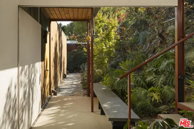 1515 N Tigertail Road, Los Angeles, CA 90049 - #3