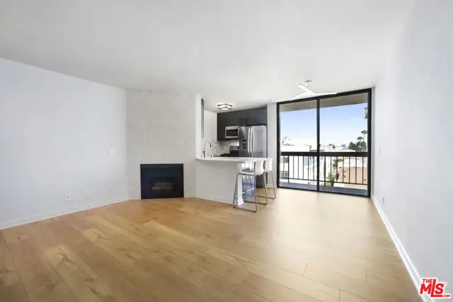 7320 Hawthorn Avenue #319, Los Angeles, CA 90046 - #3