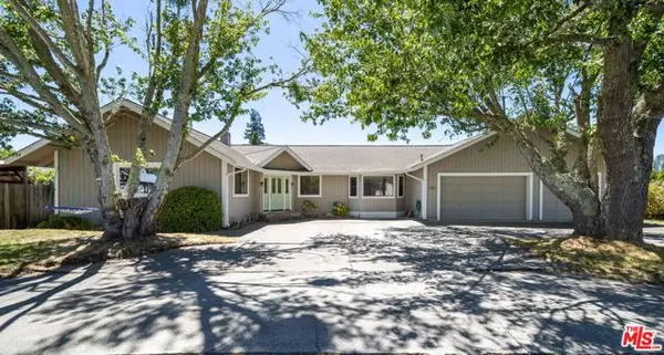 5325 Lone Pine Road, Sebastopol, CA 95472