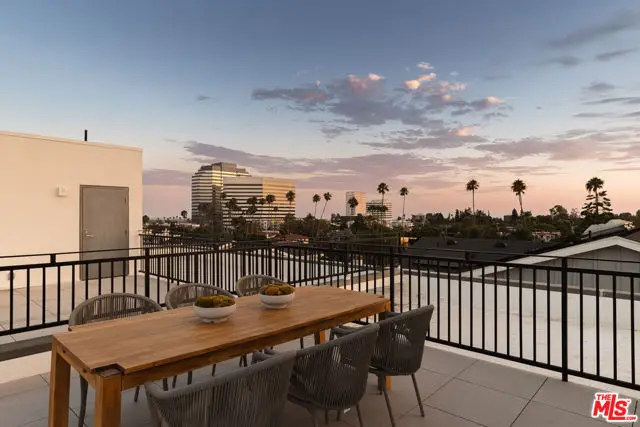 11967 Mayfield Ave #108, Los Angeles, CA 90049 - #2