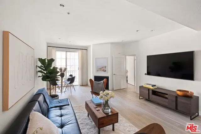585 N Rossmore Avenue #506, Los Angeles, CA 90004 - #1