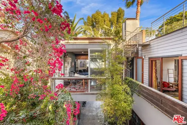 927 Amoroso, Venice (los Angeles), CA 90291