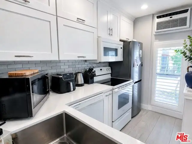 6151 Orange Street #203, Los Angeles, CA 90048 - #3