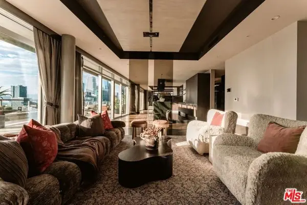 1155 S Grand Avenue #PH 104, Los Angeles, CA 90015