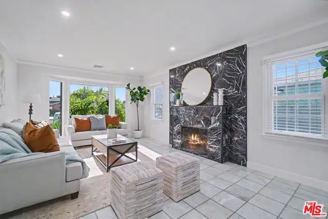10022 S Manhattan Place, Los Angeles, CA 90047 - #3