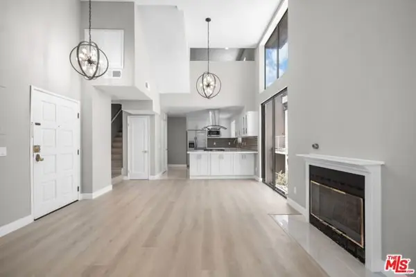 869 S Wooster Street #301, Los Angeles, CA 90035