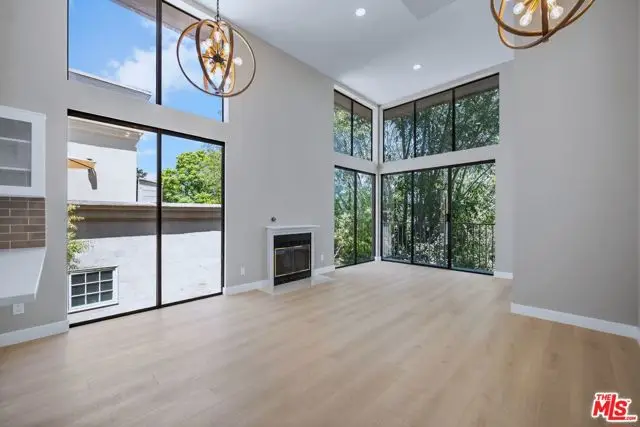 869 S Wooster Street #301, Los Angeles, CA 90035 - #2