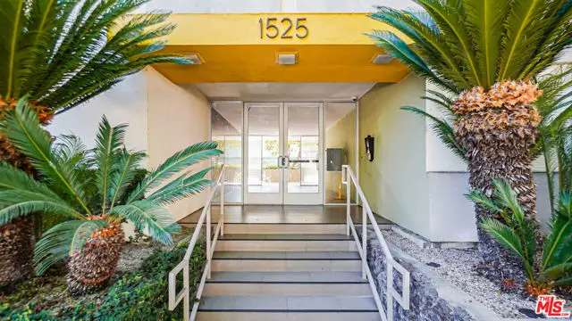 1525 N Hayworth Avenue #204, Los Angeles, CA 90046 - #2