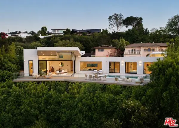 11411 Dona Teresa Drive, Los Angeles, CA 91604