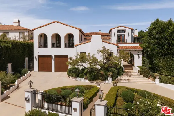 124 N Woodburn Drive, Los Angeles, CA 90049