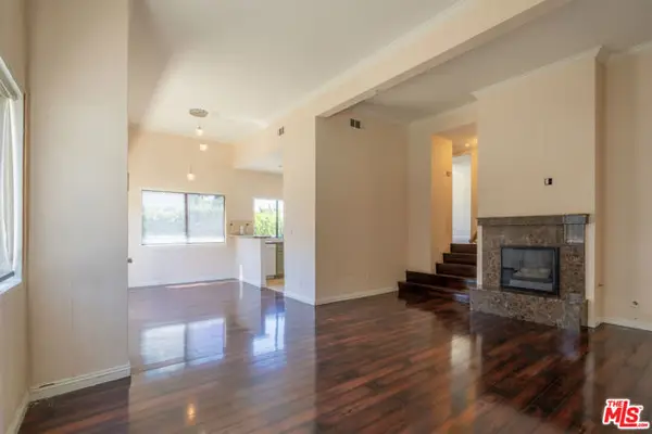 18445 Hatteras Street #504, Los Angeles, CA 91356