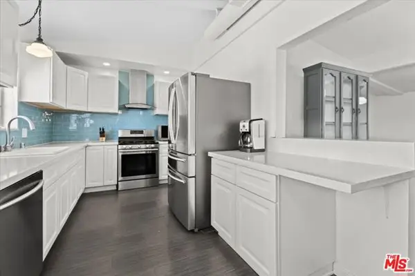 19501 Arminta Street, Los Angeles, CA 91335