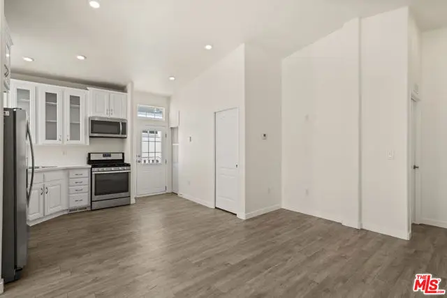 8250 Lankershim Boulevard #19, North Hollywood, CA 91605 - #3