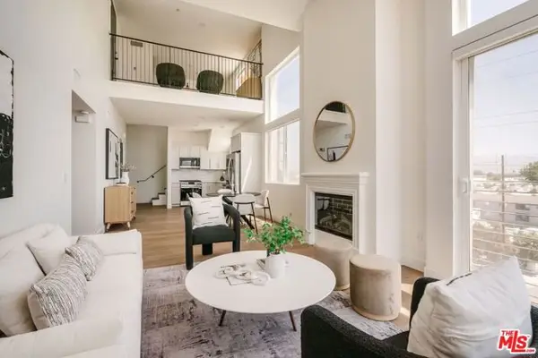 11011 Huston Street #PH3, North Hollywood (los Angeles), CA 91601