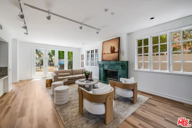 2084 Deer Run Lane, Los Angeles, CA 90049 - #3