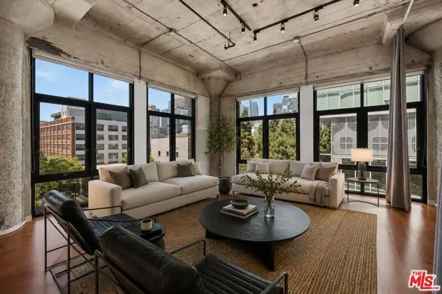 330 W 11th Street #406, Los Angeles, CA 90015 - #1