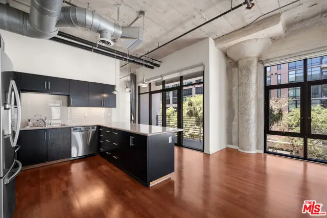 330 W 11th Street #406, Los Angeles, CA 90015 - #2