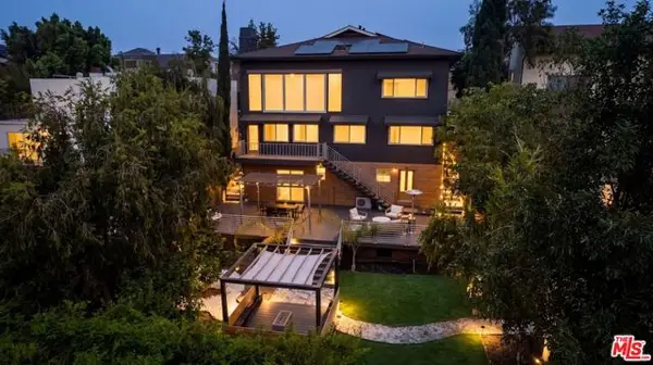 5211 Baza Avenue, Woodland Hills (los Angeles), CA 91364