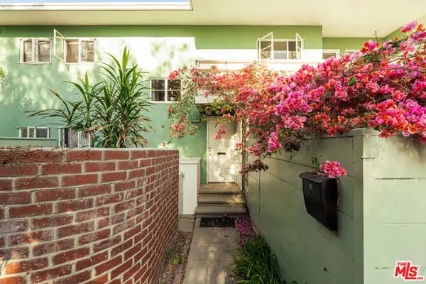 5589 Village, Los Angeles, CA 90016