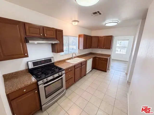 191 E Marker Street, Long Beach, CA 90805 - #2
