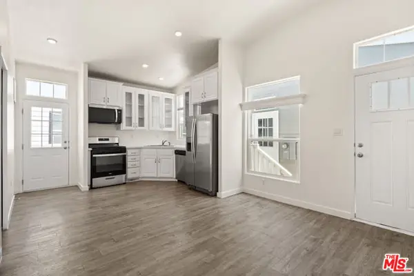 8250 Lankershim Boulevard #30, North Hollywood (los Angeles), CA 91605