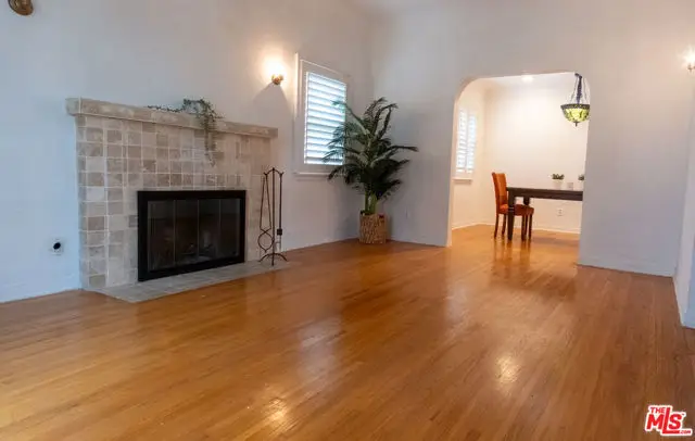 8714 S Wilton Place, Los Angeles, CA 90047 - #2