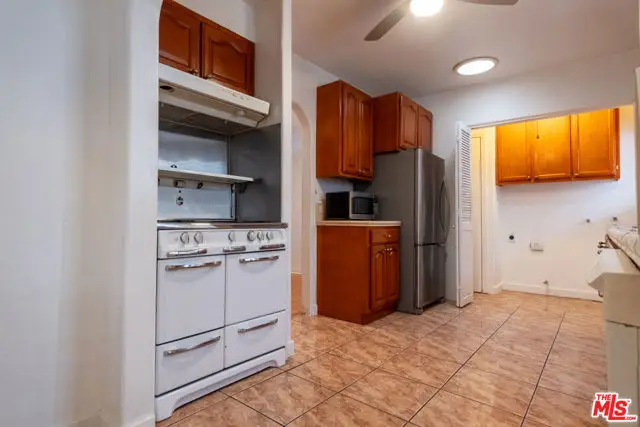 8714 S Wilton Place, Los Angeles, CA 90047 - #3