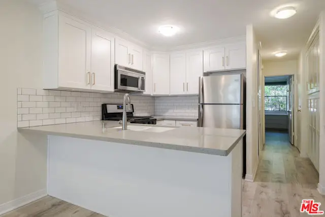 22 Navy Street #103, Venice, CA 90291 - #2