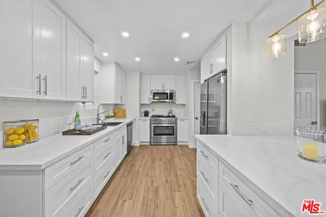 7528 Newcastle Avenue, Reseda, CA 91335 - #2