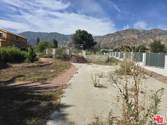 109 E Las Flores Drive, Altadena, CA 91001 - #1