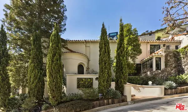 1701 Queens Court, Los Angeles, CA 90069