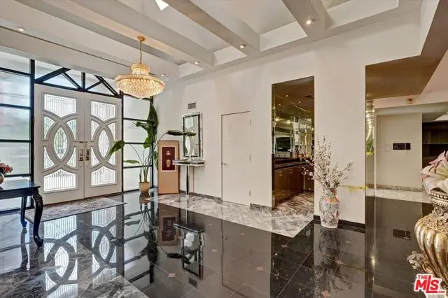 4623 Hayvenhurst Avenue, Encino, CA 91436 - #3