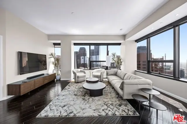 1100 Wilshire Boulevard #3208, Los Angeles, CA 90017 - #2