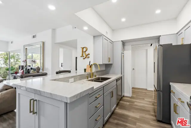 7135 Hollywood Boulevard #206, Los Angeles, CA 90046 - #1