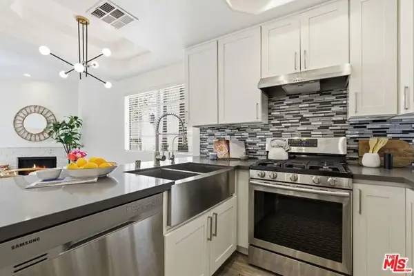 11110 Camarillo Street #122, Toluca Lake (los Angeles), CA 91602