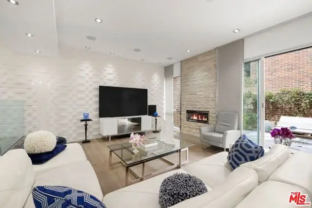 9305 Burton Way #A, Beverly Hills, CA 90210 - #2
