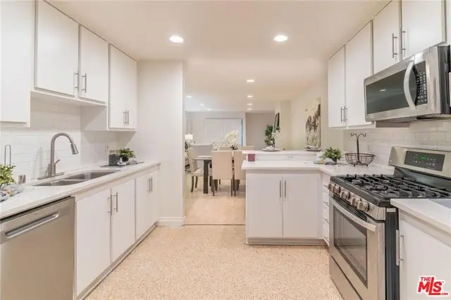 1940 N Highland Avenue #42, Los Angeles, CA 90068 - #3