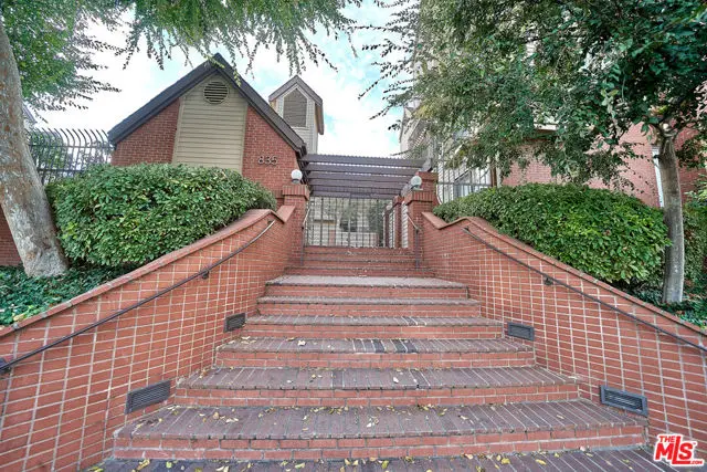 835 S Lucerne Boulevard #205, Los Angeles, CA 90005 - #2