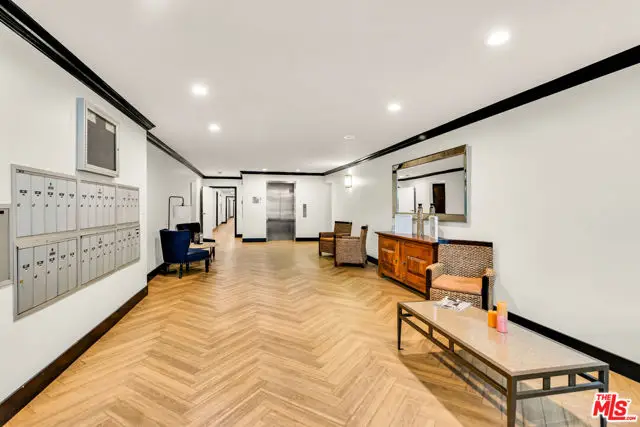 15248 Dickens Street #103, Sherman Oaks, CA 91403 - #3