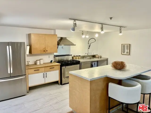 615 Hampton Drive #C101, Venice, CA 90291 - #3