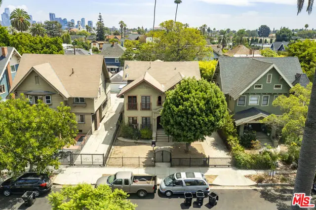 2646 Kenwood Avenue, Los Angeles, CA 90007 - #2