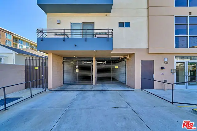 1042 S Kingsley Drive #PH4, Los Angeles, CA 90006 - #3