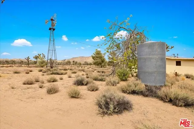 52351 Geronimo Avenue, Pioneertown, CA 92268 - #2