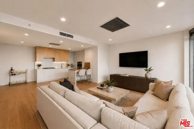 877 Francisco Street #1716, Los Angeles, CA 90017 - #3