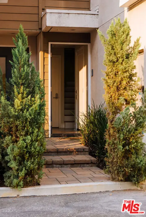 1400 N Fuller Avenue #16, Los Angeles, CA 90046 - #3