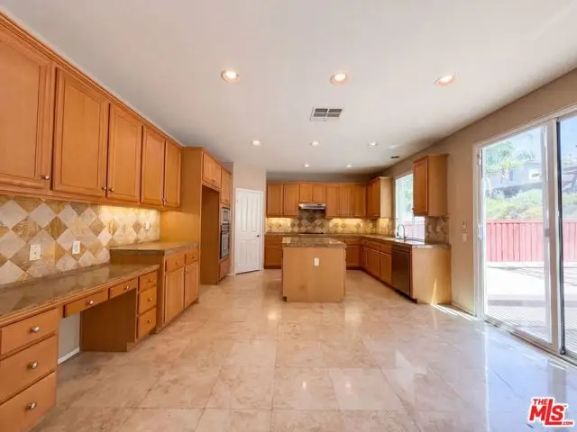 17780 Sweetgum Lane, Santa Clarita, CA 91387 - #2