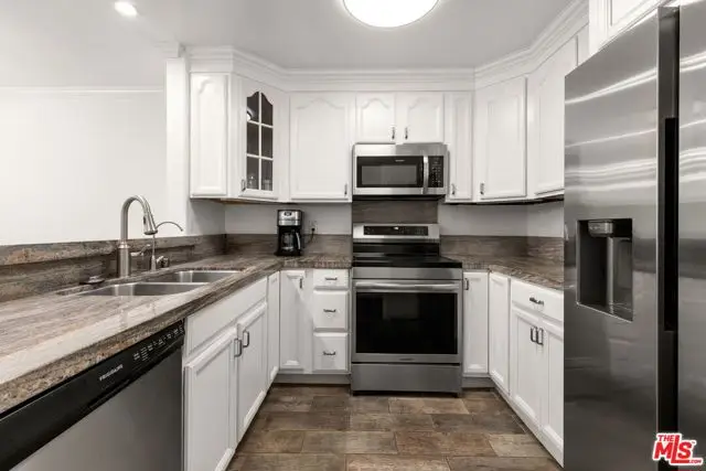 11750 W Sunset Boulevard #301, Los Angeles, CA 90049 - #2
