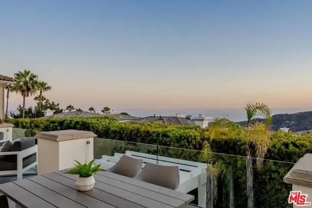 16610 Calle Brittany, Pacific Palisades, CA 90272 - #3