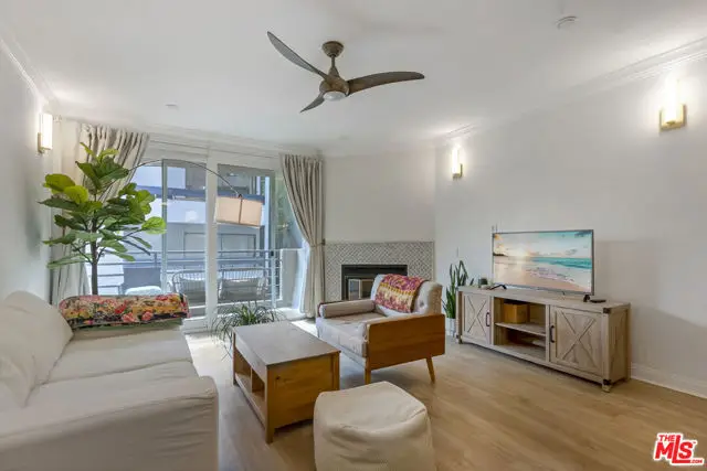 20 Catamaran Street #104, Los Angeles, CA 90292 - #1
